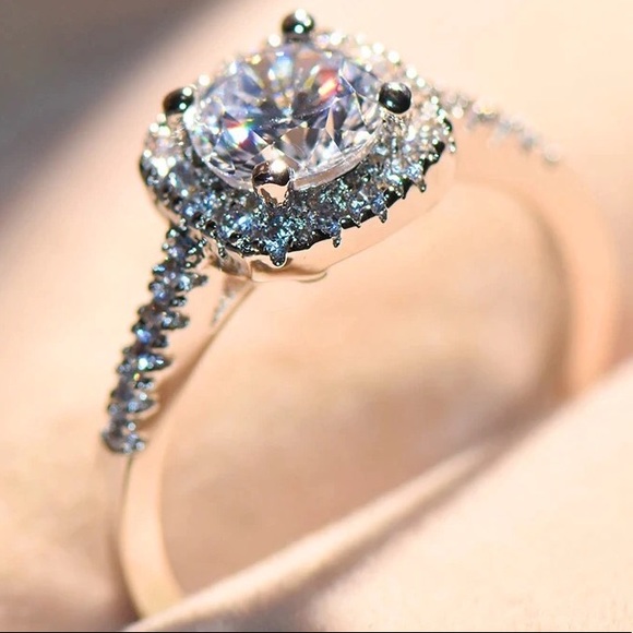 Square Stone Ring - Picture 2 of 4